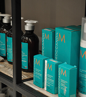 Moroccanoil - знаменитая израильская марка профессиональной косметики по уходу за волосами, основным ингредиентом которой является уникальное аргановое масло.